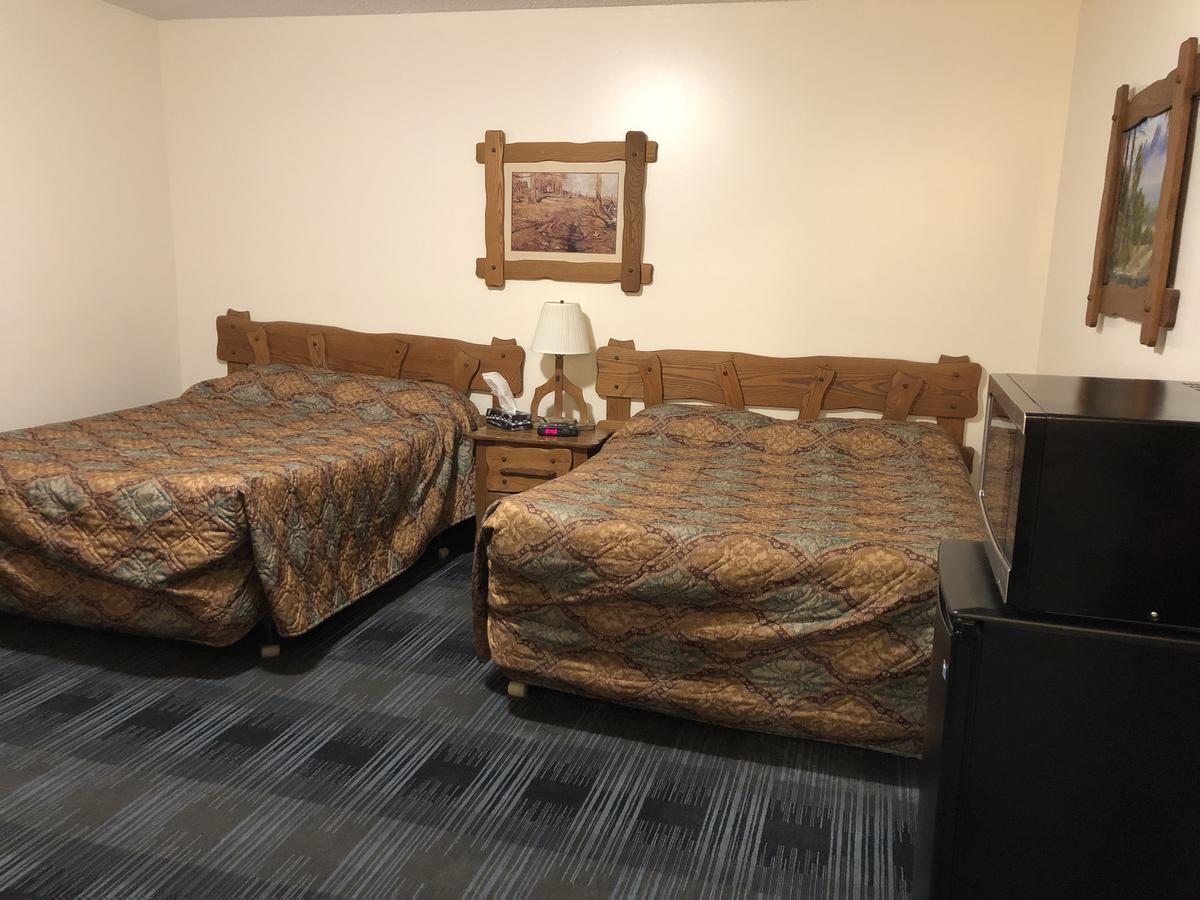 Agassiz Park Lodge - Under New Management McCreary Екстериор снимка