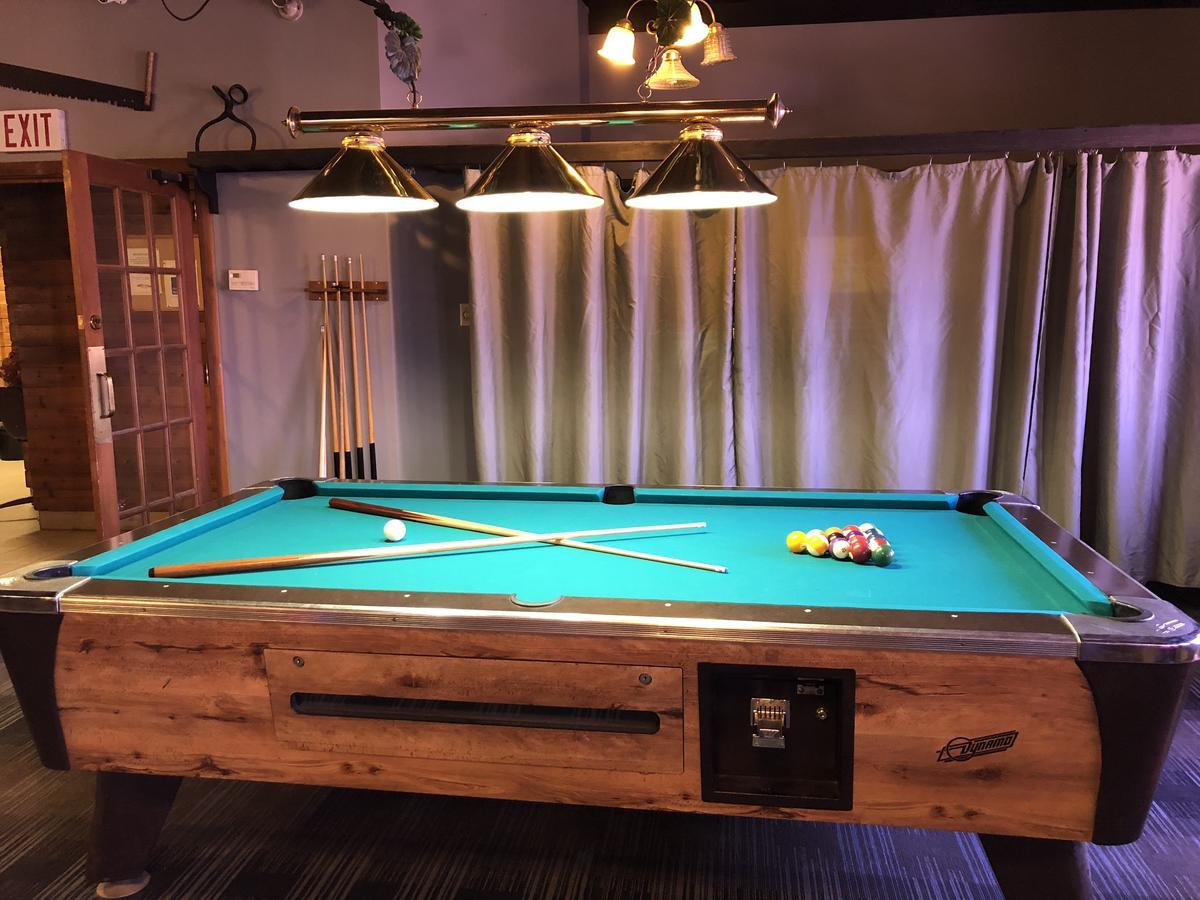 Agassiz Park Lodge - Under New Management McCreary Екстериор снимка