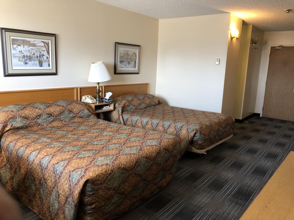 Agassiz Park Lodge - Under New Management McCreary Екстериор снимка