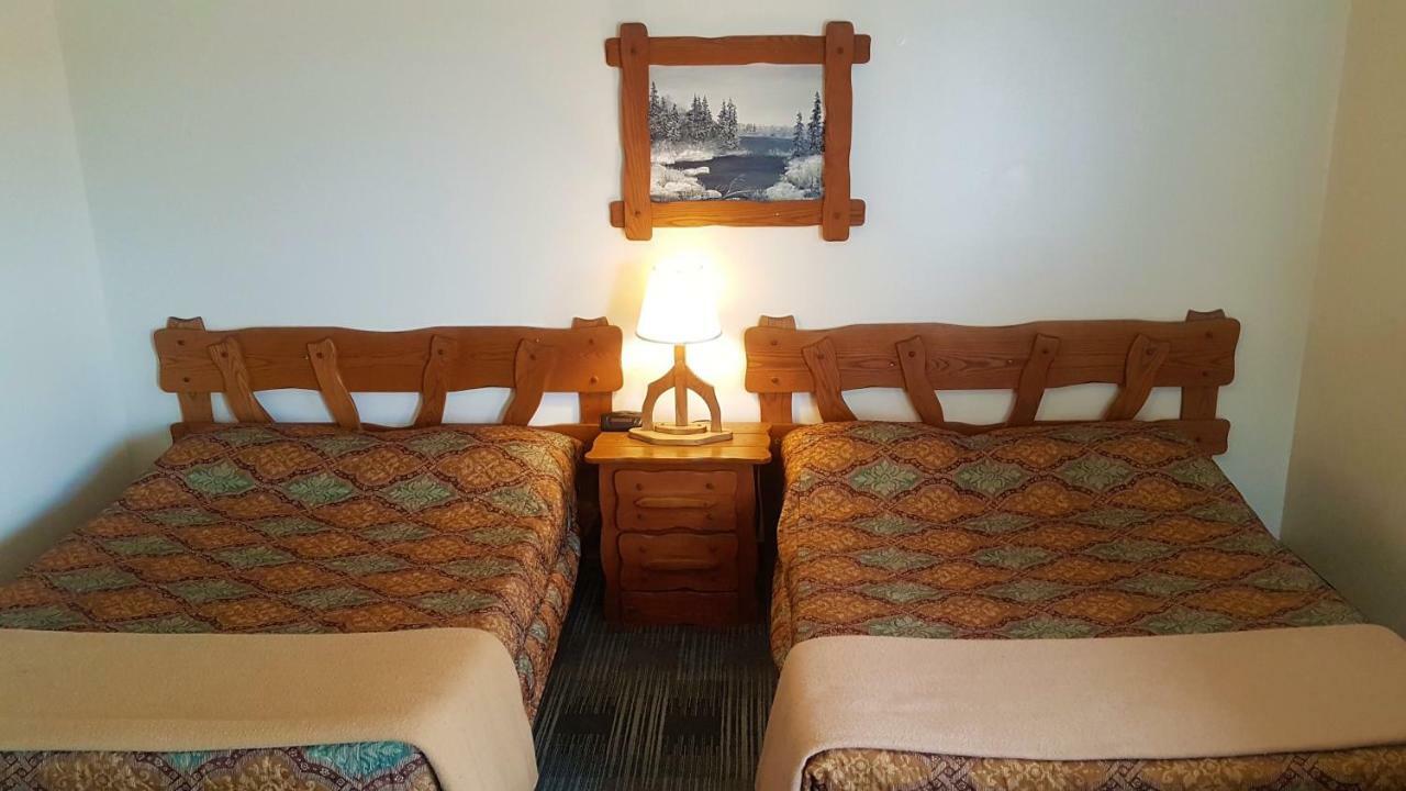 Agassiz Park Lodge - Under New Management McCreary Екстериор снимка