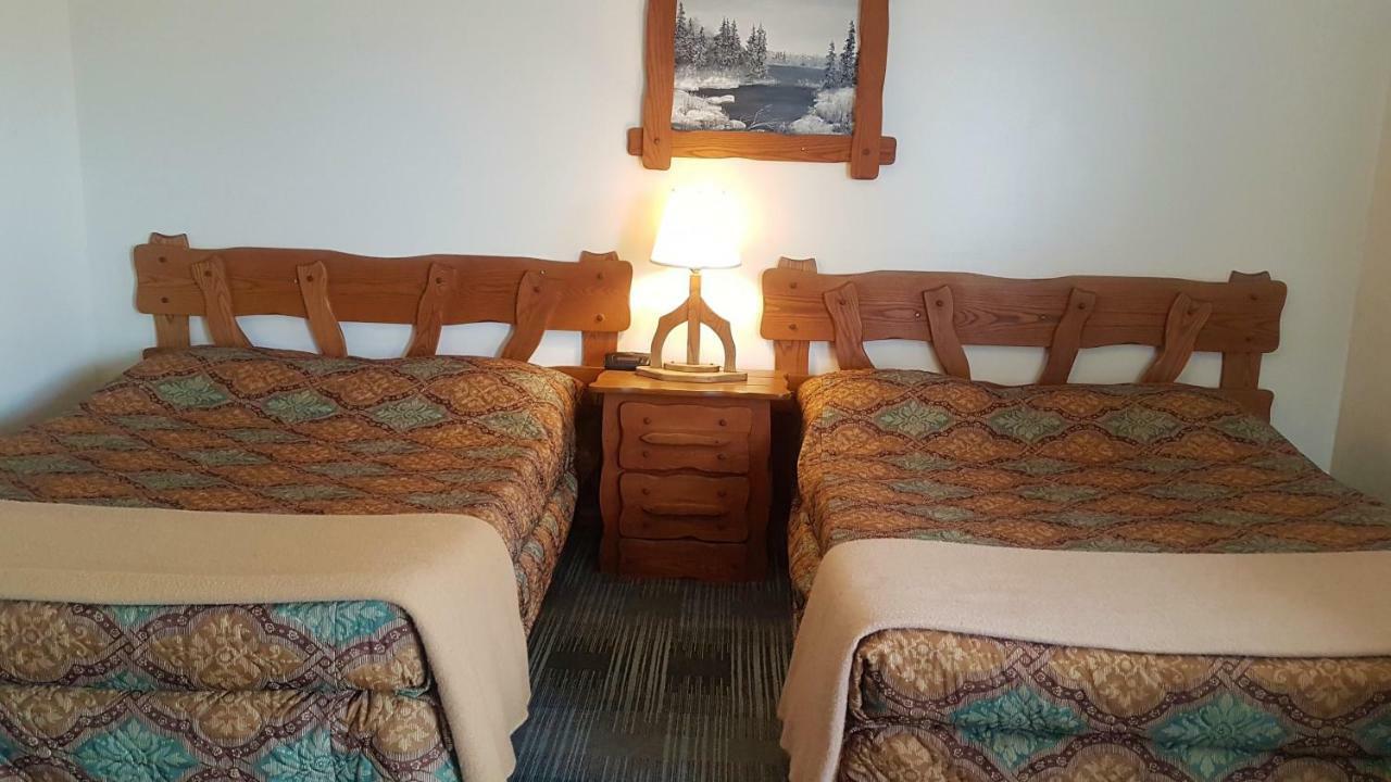 Agassiz Park Lodge - Under New Management McCreary Екстериор снимка